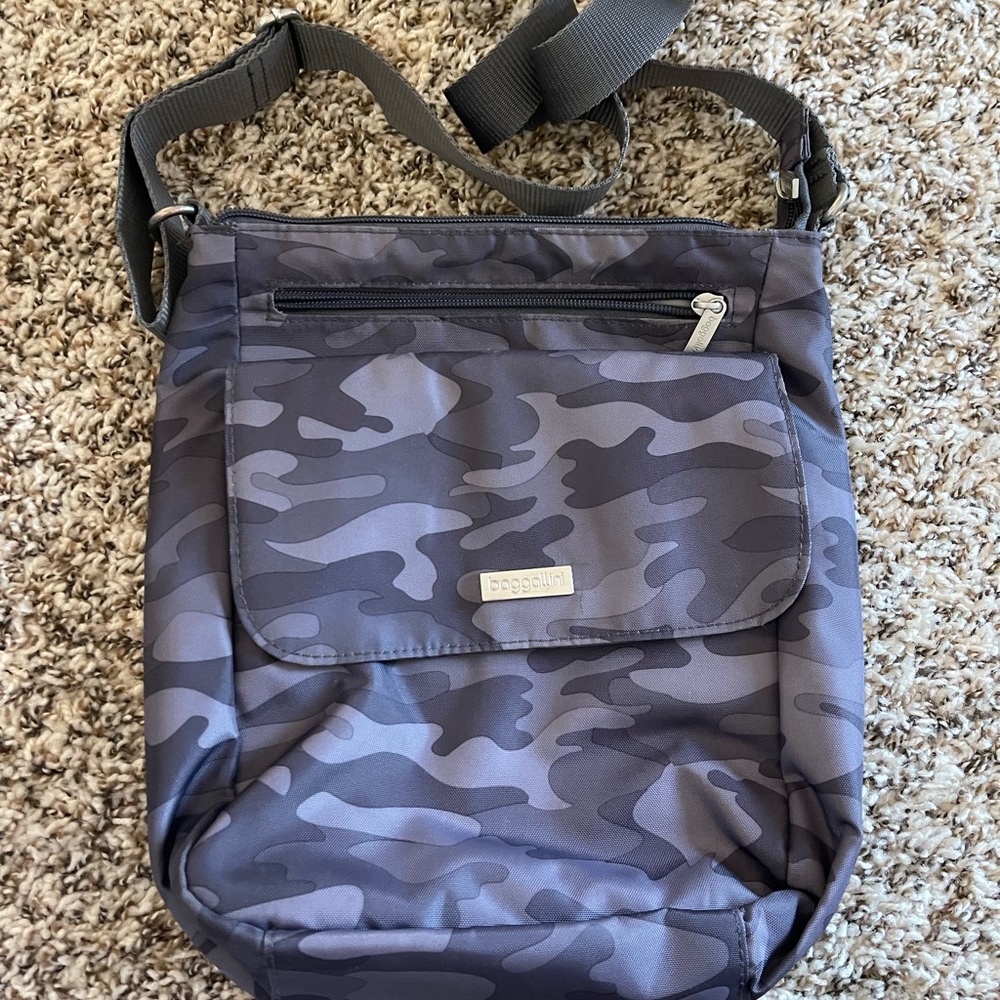 Crossbody purse